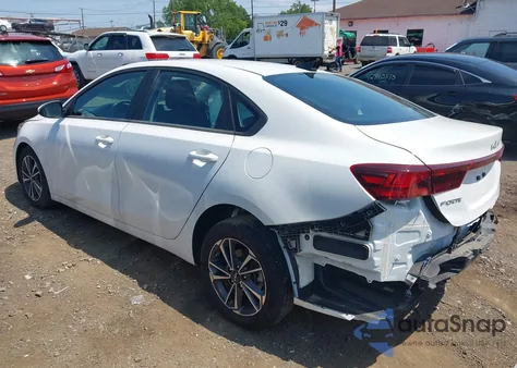 2024 Kia Forte Lxs из США, поврежденный, VIN 3KPF24ADXRE696092